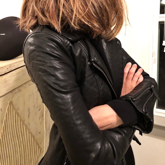 Super comfy with removable fur! Love this jacket - Picture 4 of 4